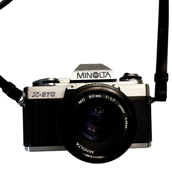 Minolta X-370 35mm Film SLR Camera with 50mm OEM Lens Plus 80-200 Lens and Case - Picture 4 of 15